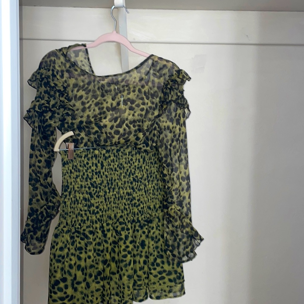 Shirt size 32 +skirt size L
